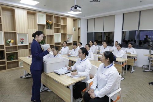 輕喜到家 以全自營、非中介的專業模式，引領家政服務業健康發展